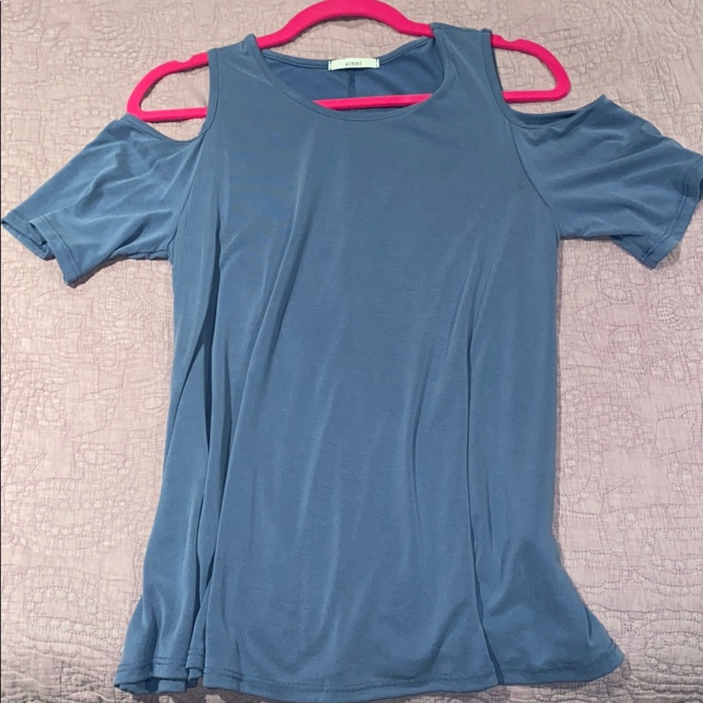 Open Shoulder Flowy Tee